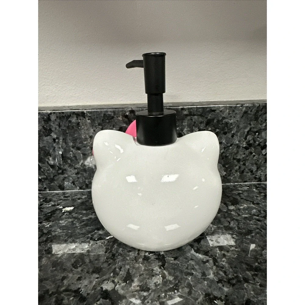 Hello Kitty Sanrio 3D Bath Soap Lotion Pump Dispenser‎ Pink Bow Face